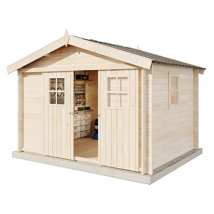 Alpholz Gerätehaus Evere - Außenbreite inkl. Dachüberstand: 330 cm, Außentiefe inkl. Dachüberstand: 270 cm, Holz, Naturbelassen - Helles Gartenhaus aus Naturholz mit offener Tür, die Werkzeuge und Aufbewahrung zeigt, auf Betonsockel.