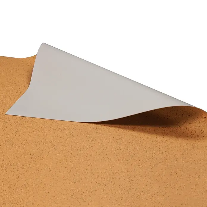 Vinylboden CV-Belag - 50 x 200 cm, Mira 330M - Doppelseitiges Materialblatt, korkbraun auf einer Seite und hellgrau auf der anderen, teilweise ausgerollt.