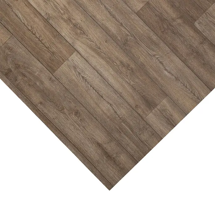 Vinylboden CV-Belag - 500 x 100 cm, Eiche Antik 606M - Braune Holzfußbodenbretter mit sichtbarer Maserung, diagonal verlegt.