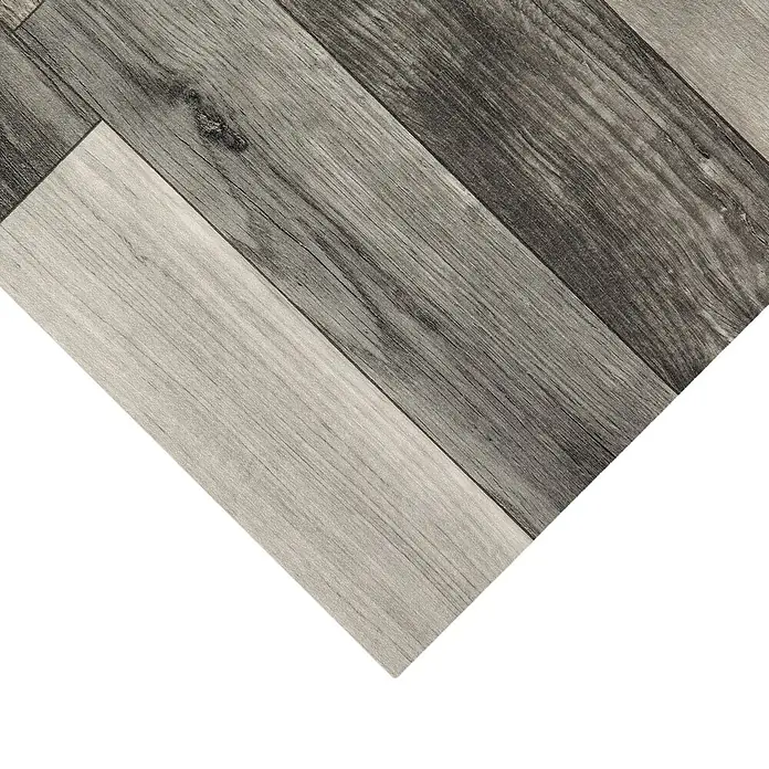 Vinylboden CV-Belag - 1.400 x 200 cm, Holm Oak 999M - Holzboden mit diagonalen Dielen in abwechselnd hellen und dunklen Grautönen.