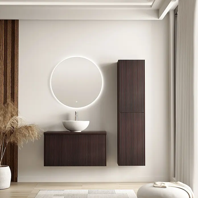 LOMAZOO Badmöbel-Set TRO-RIB-WW-80 - Gesamtbreite Badmöbel: 80 cm, Nussbaum - Dunkelbrauner, geriffelter Badunterschrank mit weißer Aufsatzschale, passendem Hochschrank und rundem, hinterleuchtetem Spiegel.
