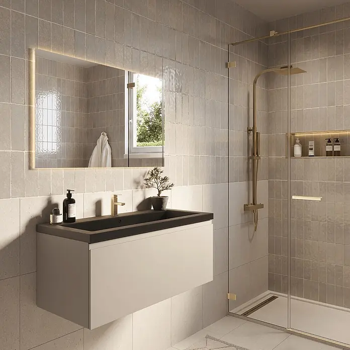 LOMAZOO Badmöbel-Set MOD-BE-WZ-100 - Gesamtbreite Badmöbel: 100 cm, Greige - Moderne schwebende Badmöbel in Hellbeige mit dunkelgrauer Arbeitsplatte und integriertem Waschbecken, mit goldener Armatur im gefliesten Bad.