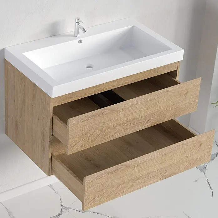 LOMAZOO Badmöbel-Set MON-LE-WW-80 - Gesamtbreite Badmöbel: 80 cm, Helles Eichenholz - Wandhängender Badunterschrank mit weißem Waschbecken und zwei geöffneten hellen Holzschubladen.