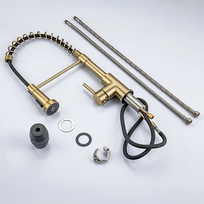 LOMAZOO Spültischarmatur LMZ-LUXOR - Goud - Gebürsteter goldener Küchenhahn mit Ausziehbrause, flexiblen Schläuchen und Montageteilen.