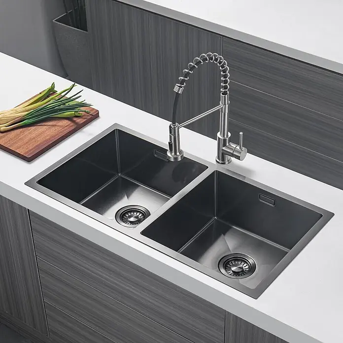 LOMAZOO Waschbecken LMZ-AQUARIUS - B x L: 45 x 87,5 cm, Mit Überlauf, Gunmetal - Modernes Doppelwaschbecken aus dunklem Metall mit ausziehbarer Armatur, in weiße Arbeitsplatte integriert.