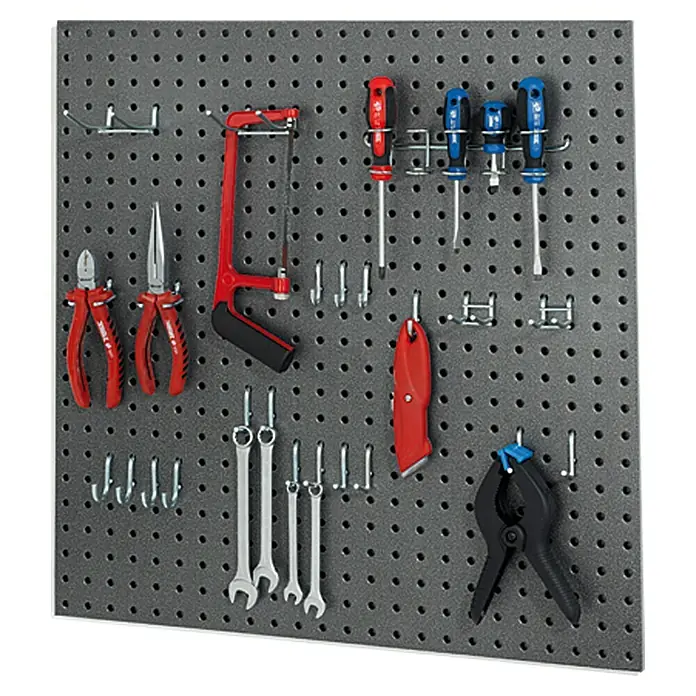 Lochwand-Set - 60 x 60 cm, 2 Stk. - Werkzeugwand mit verschiedenen Werkzeugen wie Schraubendrehern, Zangen und Schraubenschlüsseln, die ordentlich an Haken an einer Lochplatte aufgehängt sind.