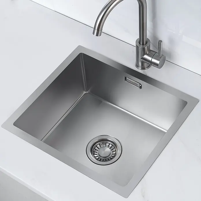 LOMAZOO Waschbecken 0G-CD4X-MQFH - Mit Überlauf, Stahl - Rechteckige Edelstahl-Spüle mit modernem Schwanenhals-Wasserhahn.