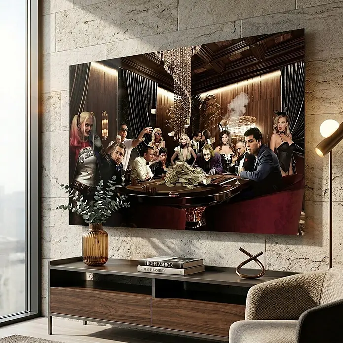 Dotcomcanvas Decopanel - Poker Night, B x H: 116 x 78 mm - Großes Wandbild mit fiktiven Figuren beim Pokerspiel, in einem modernen Wohnzimmer über einer Medienkonsole.