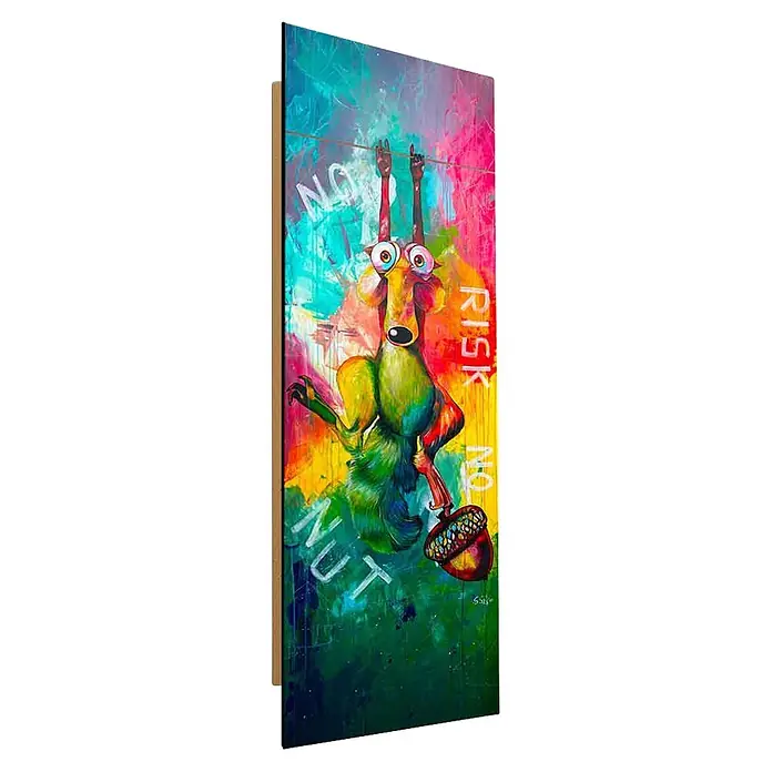 Dotcomcanvas Decopanel - No Risk No Nut, B x H: 52 x 156 cm - Lebendiger, vertikaler Leinwanddruck von Scrat aus Ice Age, der eine Eichel vor buntem, abstraktem Hintergrund hält, mit Text "NO RISK NO NUT".