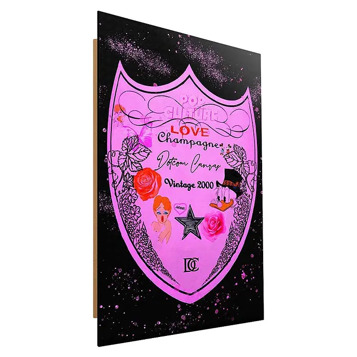 Dotcomcanvas Decopanel - Love Champagne, B x H: 58 x 90 cm - Flaschenförmiges Leinwandbild "Pop Culture Love Champagne" mit Text, Cartoonfiguren, Rosen und schwarzem Hintergrund mit pinken Farbspritzern.