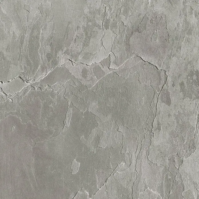 Wetwall Wandpaneel Elite - 60 x 242 cm, Scafell Slate, Nut & Feder System - Nahaufnahme einer natürlichen grauen Schiefersteintextur mit sichtbaren Rissen und rauen Oberflächenvariationen.