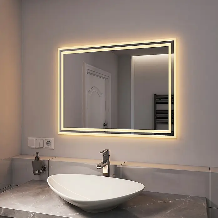 Emke Lichtspiegel Dimlite LM04 - 80 x 60 cm - Rechteckiger LED-Badezimmerspiegel mit doppelter Beleuchtung, über einem modernen Waschbecken montiert.