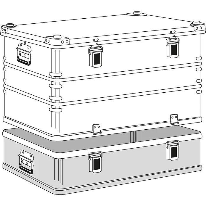 Zarges Aufbewahrungsbox Transportkiste K470 Plus Oberteil 800x600x410mm 157l -  - Drei gestapelte Metallkoffer, zwei helle und ein grauer, mit Griffen und Verschlüssen.