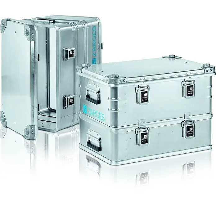 Zarges Aufbewahrungsbox Transportkiste K470 Plus Unterteil 600x400x180mm 29l -  - Zwei silberne ZARGES K470 Aluminiumkisten, eine offen und eine gestapelt, für robuste Lagerung und Transport.