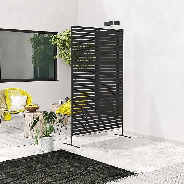 Furnicato Sichtschutzelement - B x H: 45 x 198 cm, Stahl, Schwarz - Schwarzer Sichtschutz mit Lamellen und Standfüßen, im Außenbereich zur Schaffung eines privaten Bereichs.