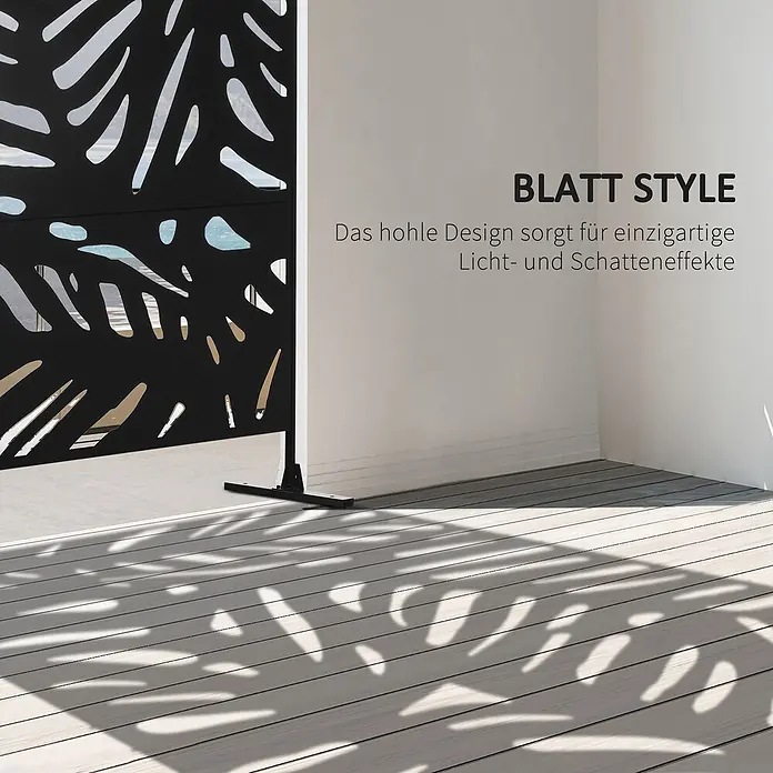 Outsunny Sichtschutzelement - B x H: 45 x 198 cm, Stahl, Schwarz - Schwarzer Sichtschutz mit Blattschnittmuster, der dekorative Schatten auf eine Holzterrasse wirft. Erzeugt einzigartige Licht- und Schatteneffekte.