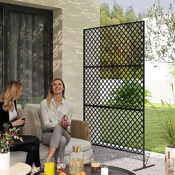 Outsunny Sichtschutzelement Schwarz, 122cm x 45cm x 198cm - Stahl, Schwarz - Schwarzer Metall-Sichtschutz mit Rautenmuster trennt Terrassenbereich vom Garten.