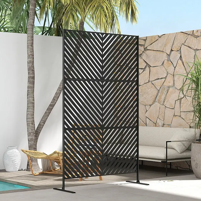 Outsunny Sichtschutzelement - Stahl, Schwarz - Schwarzer Metall-Sichtschutz mit V-förmigem Lamellenmuster, elegant im Außenbereich zur Raumtrennung.