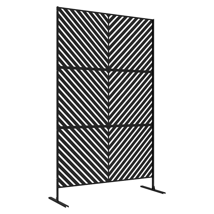 Outsunny Sichtschutzelement - Stahl, Schwarz - Schwarzer freistehender Metall-Sichtschutz mit diagonalem Lamellenmuster.