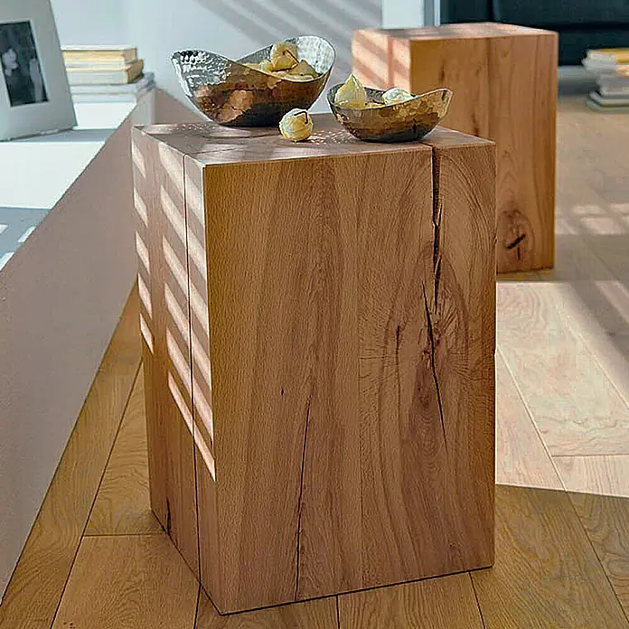 Noblewood Massivholzblock - Buche, 30 x 30 x 45 cm - Ein rustikaler Holzhocker mit dekorativen Schalen, der mit seinem natürlichen Charme jeden Raum aufwertet. Blickfang im modernen Wohnambiente.