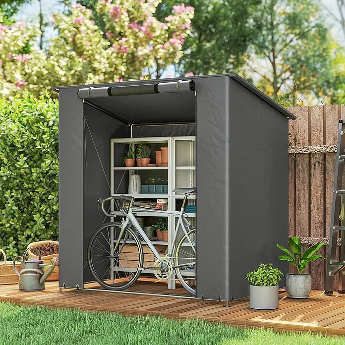 Outsunny Gerätehaus - Außenbreite inkl. Dachüberstand: 187 cm, Außentiefe inkl. Dachüberstand: 120 cm, Stahl, Dunkelgrau - Dunkelgrauer Stoff-Gartenschuppen beherbergt ein Fahrrad und Topfpflanzen auf Regalen im Garten.