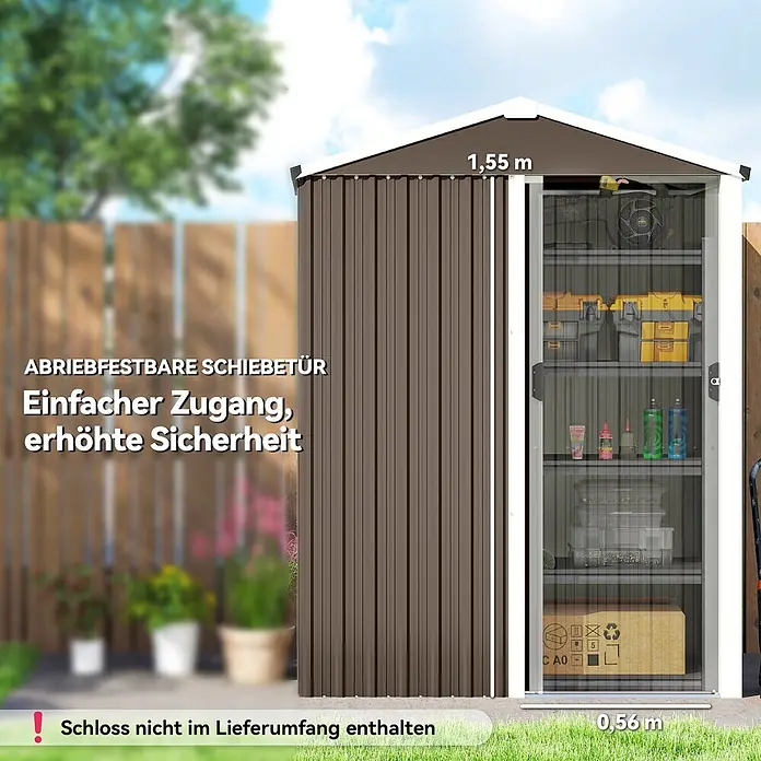 Outsunny Gerätehaus - Außenbreite inkl. Dachüberstand: 136 cm, Außentiefe inkl. Dachüberstand: 87 cm, Stahl, Braun - Brauner Metall-Geräteschuppen mit Schiebetür, 1,55 m hoch, in einem Garten.