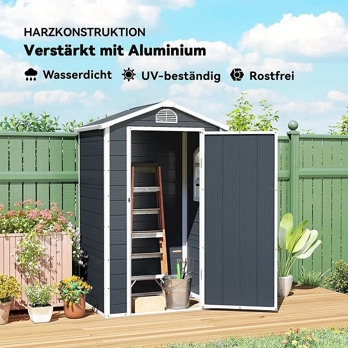 Outsunny Gerätehaus - Außenbreite inkl. Dachüberstand: 134 cm, Außentiefe inkl. Dachüberstand: 104 cm, Aluminium, Dunkelgrau - Dunkelgrauer Gartenschuppen aus Harz und Aluminium mit weißem Rand, offen mit Werkzeugen auf Holzterrasse.