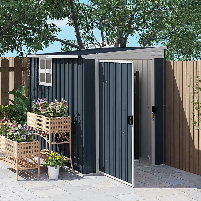 Outsunny Gerätehaus - Außenbreite inkl. Dachüberstand: 128 cm, Außentiefe inkl. Dachüberstand: 193 cm, Stahl, Dunkelgrau - Dunkelblaues Gartenhaus aus Wellblech mit weißem Rahmen, teilweise geöffneter Tür und kleinem Fenster, im Garten.