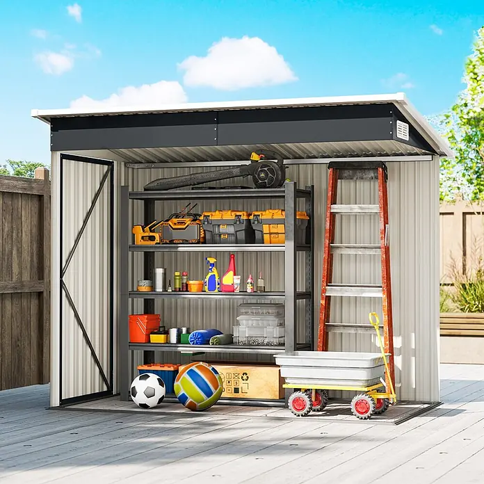 Outsunny Gerätehaus - Außenbreite inkl. Dachüberstand: 234 cm, Außentiefe inkl. Dachüberstand: 132 cm, Stahl, Dunkelgrau - Geräteschuppen mit offener Tür, der organisierte Regale mit Werkzeugen und Ausrüstung auf einer Holzterrasse zeigt.