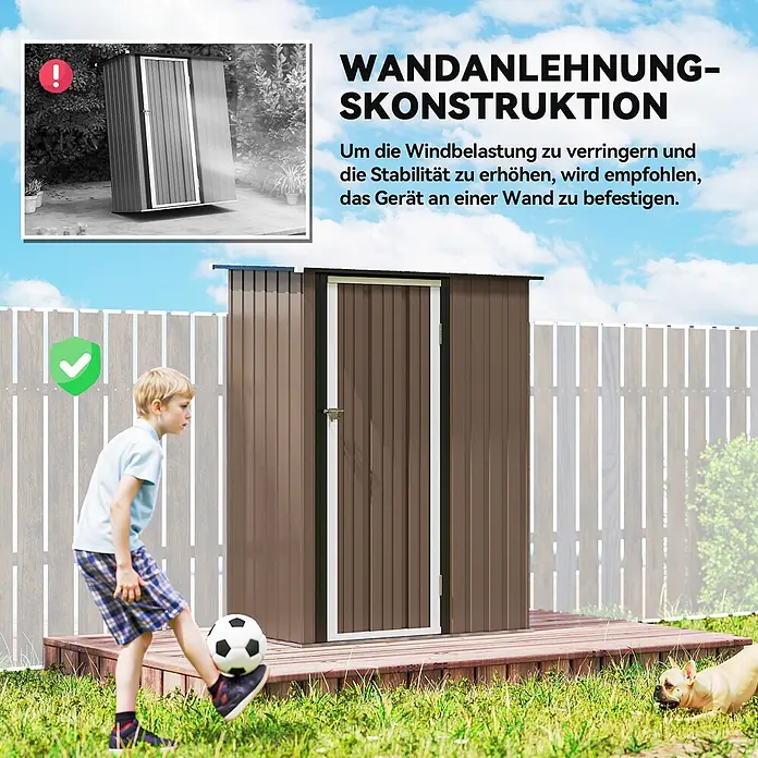 Outsunny Gerätehaus - Außenbreite inkl. Dachüberstand: 142 cm, Außentiefe inkl. Dachüberstand: 86 cm, Stahl, Braun - Braunes Metall-Gartenhaus, unstabil stehend und sicher an einer Wand montiert dargestellt, um die stabile Wandanlehnungskonstruktion zu betonen.