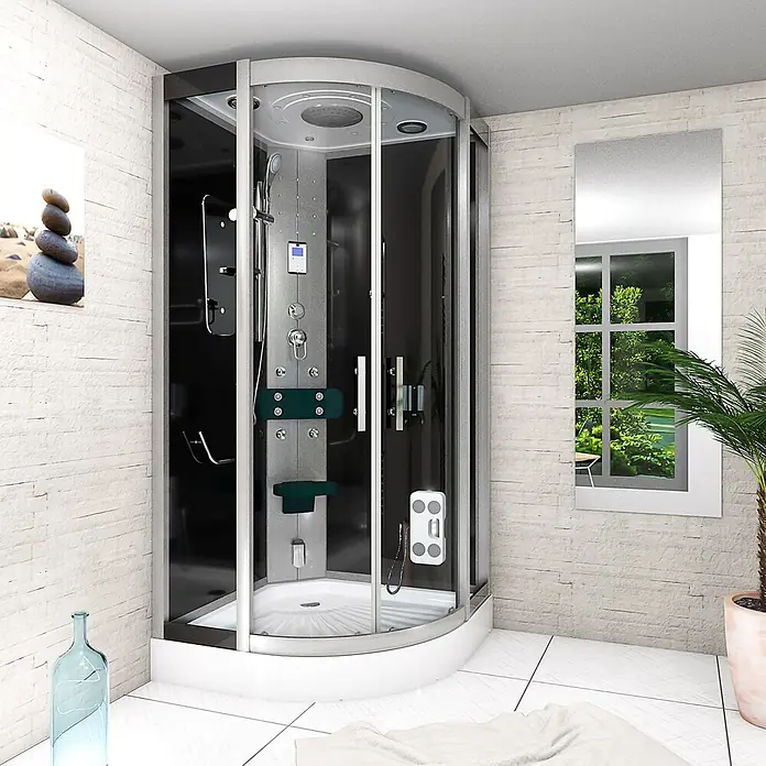 AcquaVapore Komplettdusche Dampfdusche D46-23T2 - 100 x 100 x 215 cm, Schwarz - Moderne gebogene Multifunktions-Duschkabine mit dunklem Glas, silbernen Details und integriertem Sitz, in einem Badezimmer.