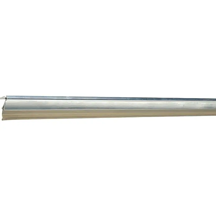 Solid Elements Türbodendichtung - 930 mm, Mit Dichtlippe, Passend für: Haus- und Nebeneingangstüren - Nahaufnahme eines Aluminium-Türschwellenprofils, das für einen nahtlosen Übergang zwischen Innen- und Außenbereichen sorgt.