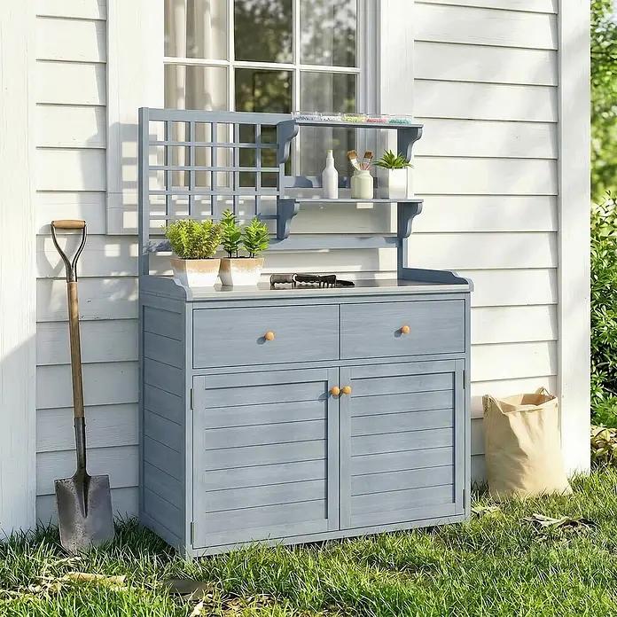 Outsunny Pflanztisch Hellgrau 104L x 44B x 140H cm -  - Grauer Gartentisch aus Holz mit mehreren Ablagen, Schubladen und Schränken, ideal für die Gartenarbeit im Freien.