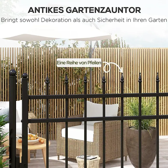 Outsunny Gartentor - 12 x 204 cm, Schwarz, Stahl - Antikes schwarzes Metall-Gartenzaunstück mit spitzen Zierelementen, auf einer Terrasse platziert.