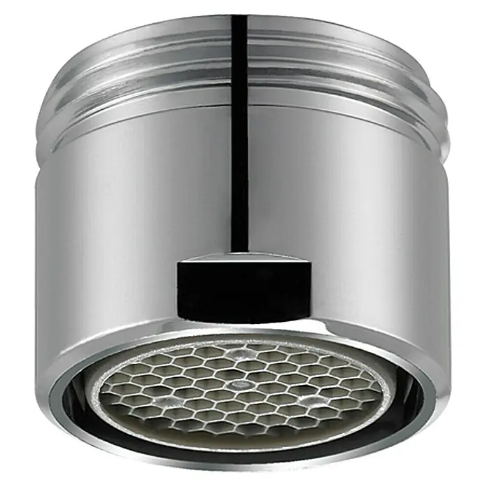 Neoperl Strahlregler - M 18, 7 l/min - Nahaufnahme eines verchromten Wasserhahn-Luftsprudlers mit Wabendesign und schwarzem Knopf, der einen gleichmäßigen Wasserfluss gewährleistet.