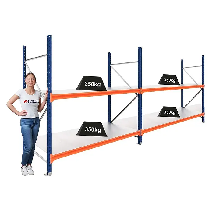 Proregal Schwerlastregal DOMINUS 2er Set mit Stahlplatten - Traglast pro Boden: 350 kg, Anzahl Böden: 2 Stk., Stecken, Blau/Orange - Blau-orange Schwerlastregal mit zwei Ebenen, eine Frau daneben zeigt die Größe. Jede Ebene trägt 350kg.