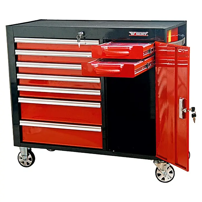 Wisent Werkstattwagen Iron Edition 8T - Rot/Schwarz, Stahl, Ohne Werkzeug - Ein roter Werkzeugwagen mit mehreren Schubladen und einer Tür, ideal für die Werkstatt.