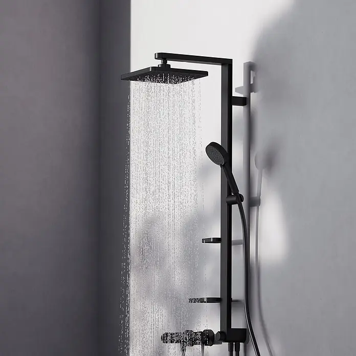 Ideal Standard Alu+ Duschsystem Ceratwist BE213 - Lochabstand: 60 cm, Form Kopfbrause: Eckig, Schwarz - Matt-schwarzes Duschsystem mit quadratischem Regenduschkopf, der Wasser sprüht, und einer Handbrause.