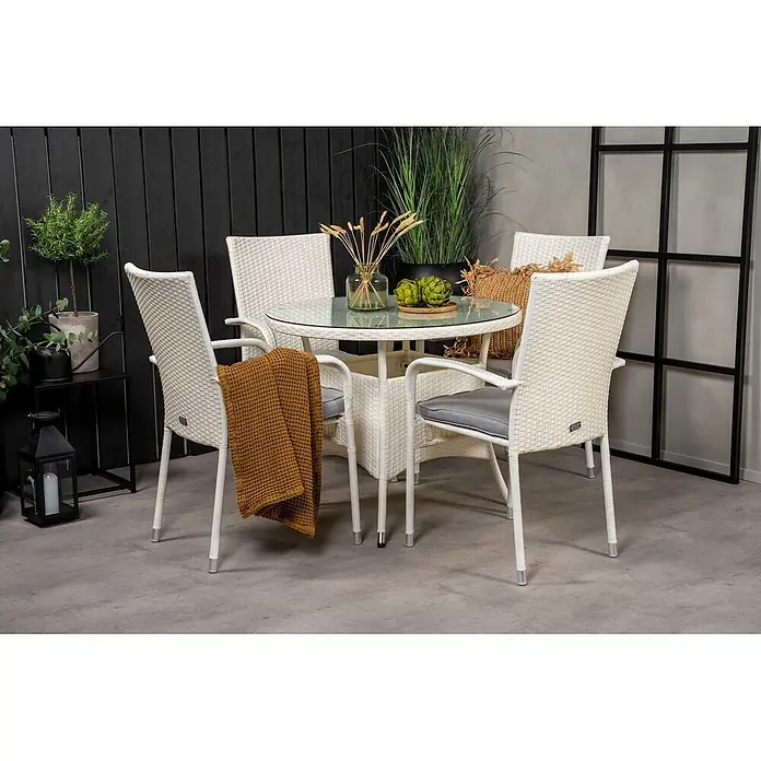 Ebuy24 Gartentisch-Set Volta - Gesamtumfang: 5 -tlg., L x B x H: 90 x 90 x 74 cm, Ø x H: 90 x 74 cm, Rattan, Stahl Aluminium, Glas, Klappbar - Garten-Essgruppe mit rundem Glastisch und vier hellen Korbstühlen mit grauen Kissen, ideal für Terrasse oder Balkon.