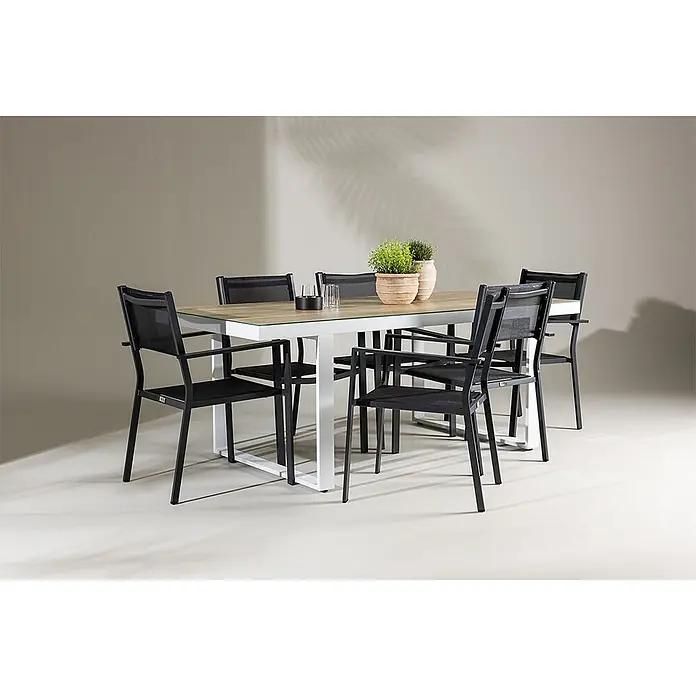 Ebuy24 Gartentisch-Set Merlo - Gesamtumfang: 7 -tlg., L x B x H: 90 x 200 x 75 cm, Ø x H: 90 x 75 cm, Aluminium Textil, Stapelbar - Gartenessgruppe mit weißem Metalltisch, heller Holzplatte und sechs schwarzen Netzstühlen mit schwarzen Gestellen.