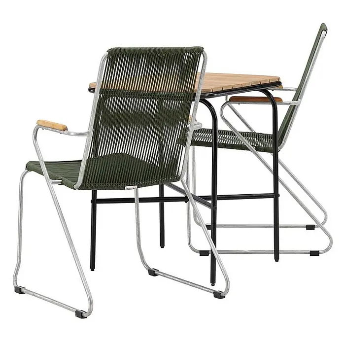 Ebuy24 Gartentisch-Set Holmbeck - Gesamtumfang: 3 -tlg., L x B x H: 70 x 88 x 74 cm, Ø x H: 88 x 74 cm, Stahl Akazie, Stapelbar - Outdoor-Tisch und zwei Stühle. Stühle mit grünen geflochtenen Sitzen/Rücken, silbernen Gestellen, Holzarmlehnen. Tisch mit Holzplatte und schwarzem Gestell.