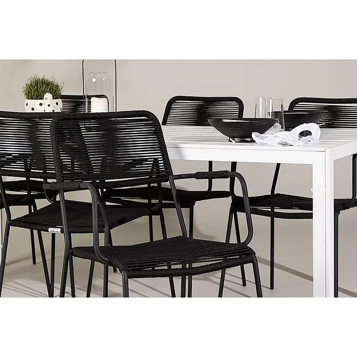 Ebuy24 Gartentisch-Set Break - Gesamtumfang: 7 -tlg., L x B x H: 205 x 90 x 75 cm, Ø x H: 90 x 75 cm, Aintwood Aluminium Polyesterseil Stahl, Stapelbar - Schwarze Esszimmerstühle aus geflochtenem Seil mit Metallrahmen um einen weißen Tisch.