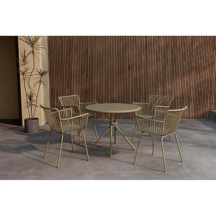 Ebuy24 Gartentisch-Set Sifnos - Gesamtumfang: 5 -tlg., L x B x H: 90 x 90 x 71 cm, Ø x H: 90 x 71 cm, Gehärtetes Glas, Stapelbar - Ein hellbraunes Outdoor-Esstischset mit rundem Tisch und vier Lattenstühlen auf einer Terrasse.
