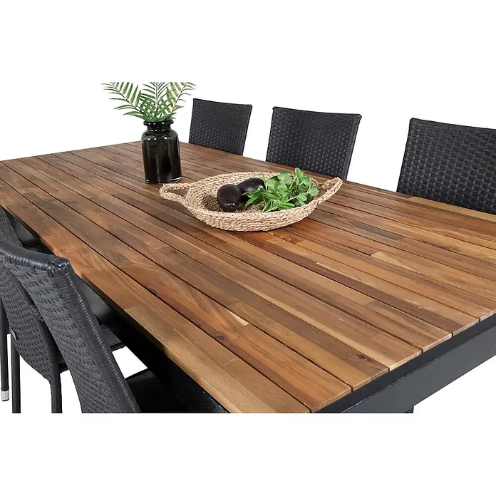 Ebuy24 Gartentisch-Set Bois - Gesamtumfang: 7 -tlg., L x B x H: 205 x 90 x 76 cm, Ø x H: 90 x 76 cm, Rattan, Stahl Akazie, Aluminium, Stapelbar - Esstisch für den Außenbereich mit Lattenplatte aus Holz und schwarzem Rahmen, dazu schwarze Korbstühle.
