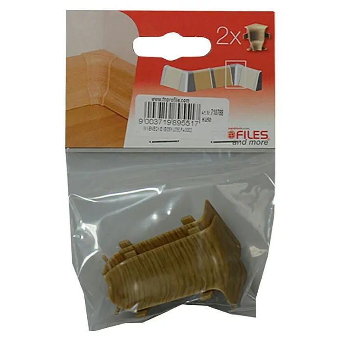 Profiles and more Innenecke KU050 - Eiche, 2 Stk. - Foto zeigt eine Packung mit 2 Eckverbindern für Fußleisten in Holzoptik, die eine saubere und stilvolle Verbindung ermöglichen.