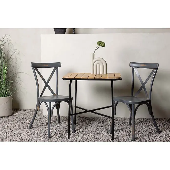 Ebuy24 Gartentisch-Set Holmbeck - Gesamtumfang: 3 -tlg., L x B x H: 70 x 88 x 74 cm, Ø x H: 88 x 74 cm, Aluminium Akazie, Stapelbar - Dunkelgraues, rustikales Bistro-Set mit Holzlatten-Tischplatte und zwei passenden Stühlen, ideal für den Außenbereich.