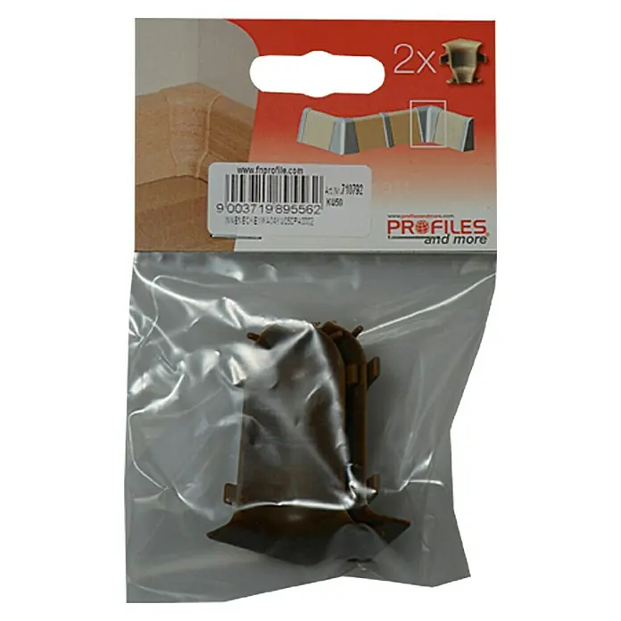 Profiles and more Innenecke KU050 - Nuss, 2 Stk. - Packung mit zwei Eckverbindern für Bodenleisten in brauner Holzoptik zur einfachen Montage und sauberen Übergängen.