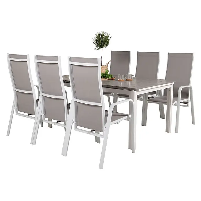 Ebuy24 Gartentisch-Set Levels - Gesamtumfang: 7 -tlg., L x B x H: 100 x 160 x 75 cm, Ø x H: 100 x 75 cm, 30 % Polyester, 70 % PVC, Aluminium, Textil Aintwood, Aluminium, Stapelbar - Gartenessgruppe: weißer Tisch mit grauer Lattenplatte, sechs Stühle mit weißen Gestellen und grauen Stoffbezügen.