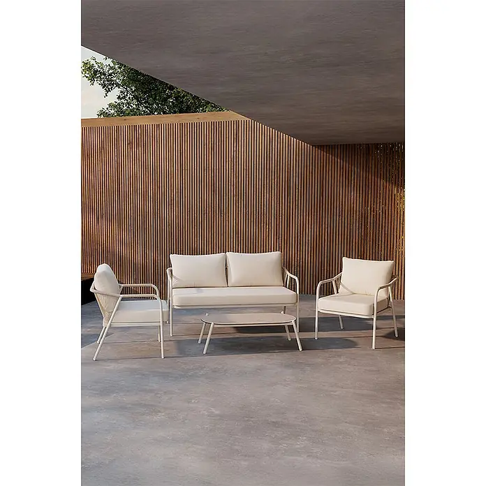 Ebuy24 Loungemöbel-Set Sicily - 4 -tlg., Aluminium, Beige - Cremefarbene Outdoor-Lounge-Möbel mit Zweisitzer-Sofa, zwei Sesseln und Couchtisch auf einer Terrasse.