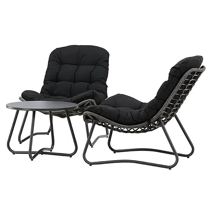 Ebuy24 Loungemöbel-Set Cala - 3 -tlg., Stahl, Anthrazit - Dreiteiliges Outdoor-Loungeset mit zwei dunkelgrauen Rattansesseln mit schwarzen Polstern und passendem Rundtisch.